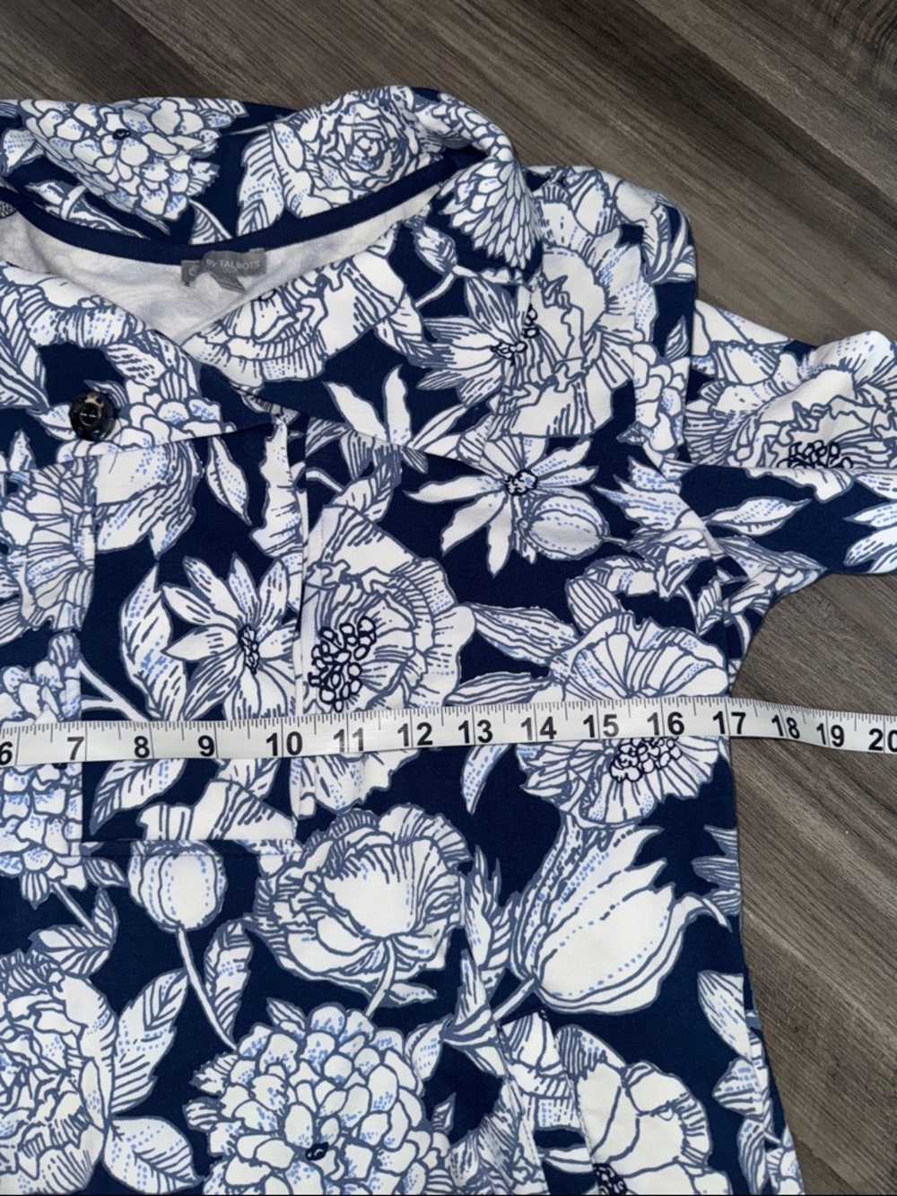 T by Talbots Modal French Terry Snap Placket Pullover medium shirt etched floral - Picture 6 of 10